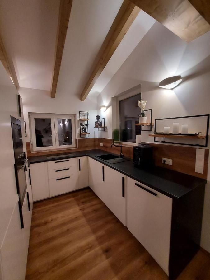Auszeit Steiraland Penthouse 9 Mit Grossen Balkon Und Parkplatz Lägenhet Leoben  Exteriör bild