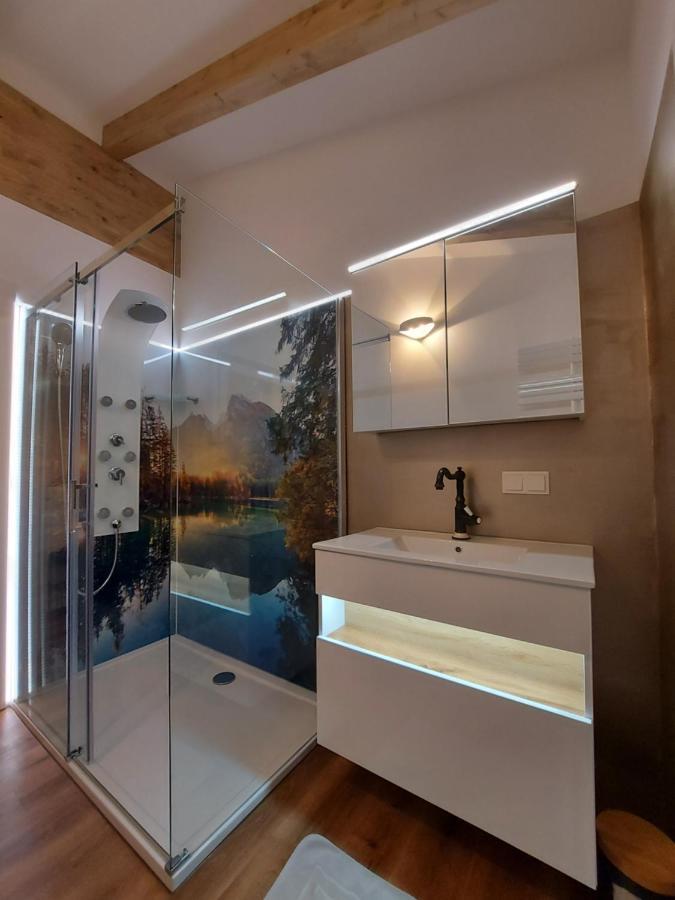 Auszeit Steiraland Penthouse 9 Mit Grossen Balkon Und Parkplatz Lägenhet Leoben  Exteriör bild