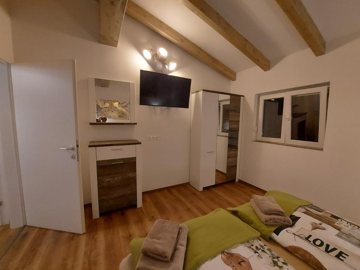 Auszeit Steiraland Penthouse 9 Mit Grossen Balkon Und Parkplatz Lägenhet Leoben  Exteriör bild
