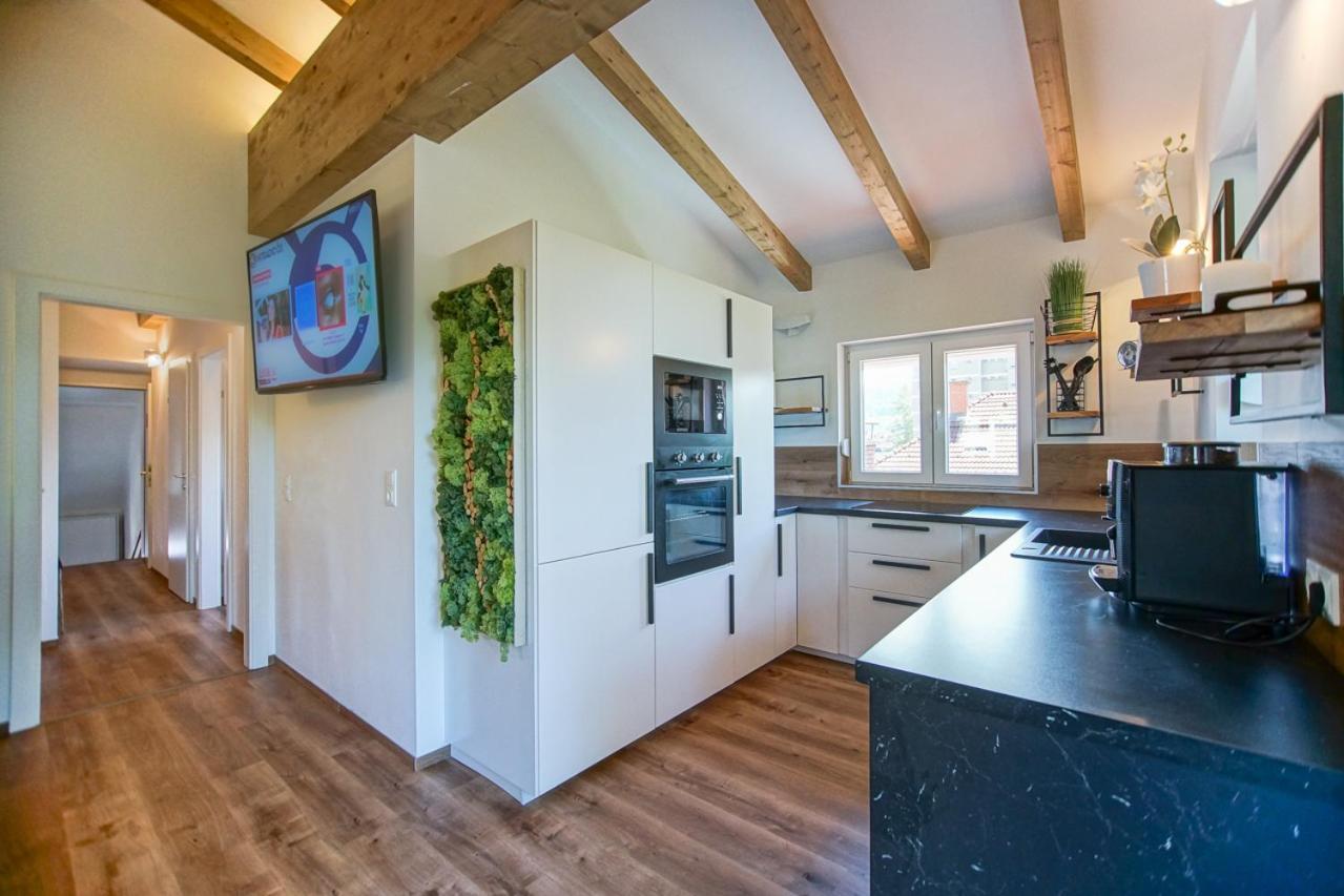Auszeit Steiraland Penthouse 9 Mit Grossen Balkon Und Parkplatz Lägenhet Leoben  Exteriör bild