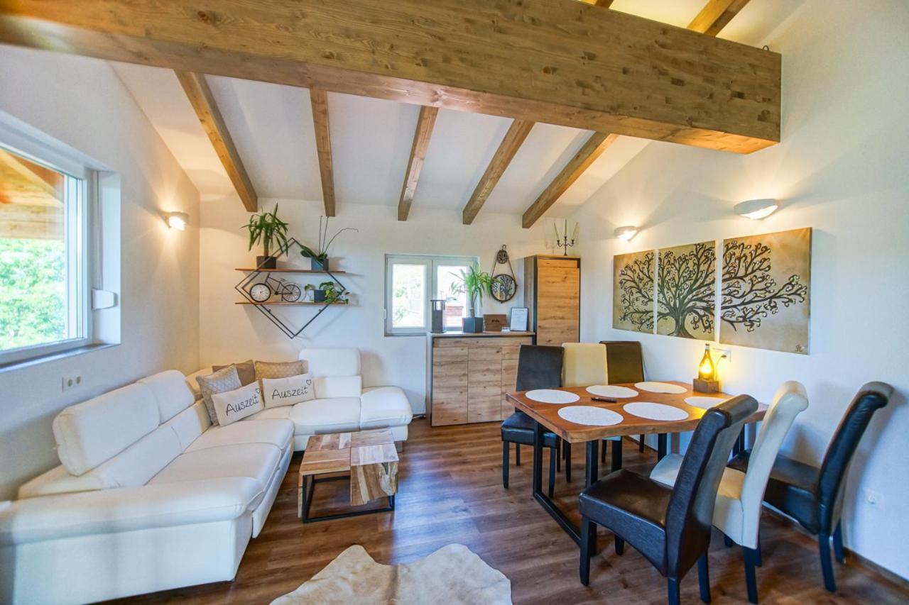 Auszeit Steiraland Penthouse 9 Mit Grossen Balkon Und Parkplatz Lägenhet Leoben  Exteriör bild