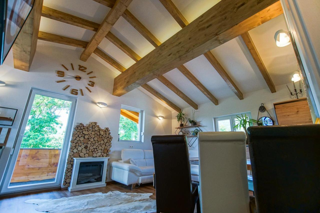Auszeit Steiraland Penthouse 9 Mit Grossen Balkon Und Parkplatz Lägenhet Leoben  Exteriör bild