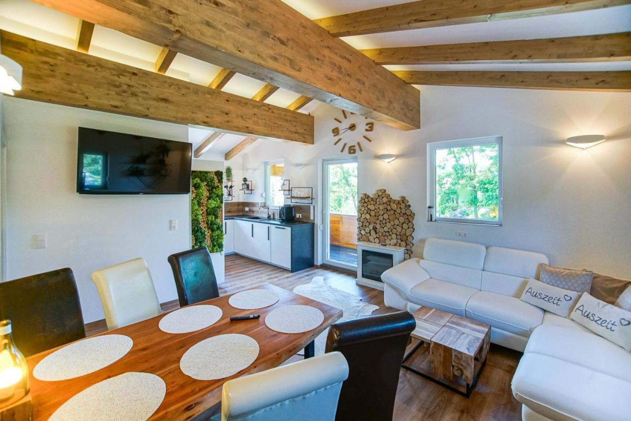 Auszeit Steiraland Penthouse 9 Mit Grossen Balkon Und Parkplatz Lägenhet Leoben  Exteriör bild